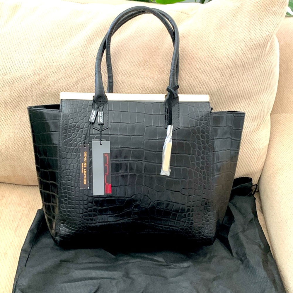 Innue Hand bag, Blk.